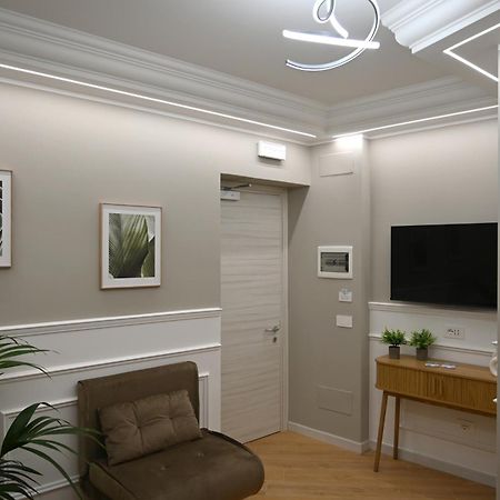 Mom Apartment Rooms&Suites チボリ エクステリア 写真