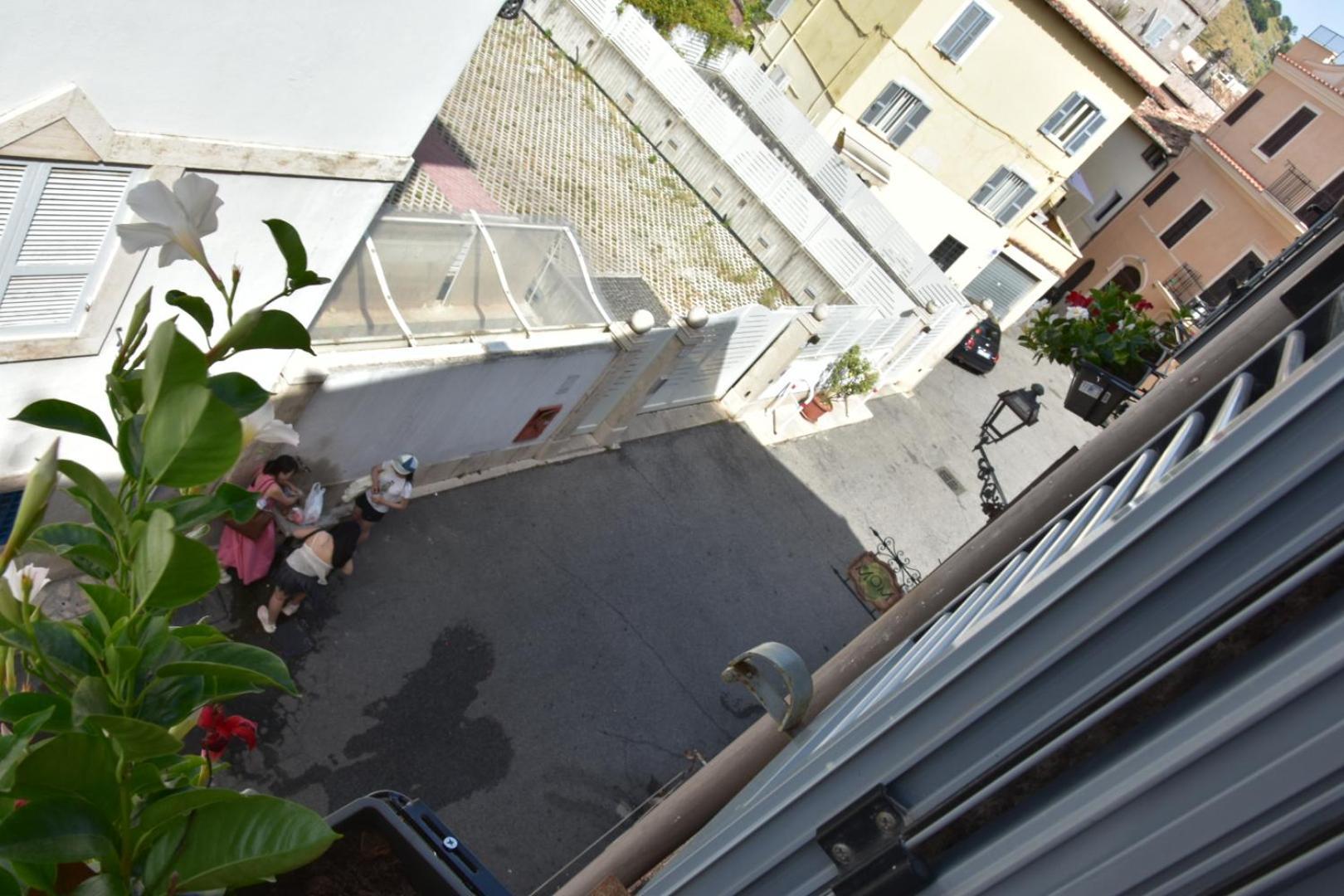 Mom Apartment Rooms&Suites チボリ エクステリア 写真