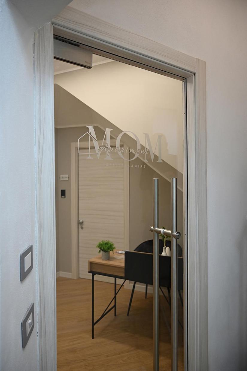Mom Apartment Rooms&Suites チボリ エクステリア 写真