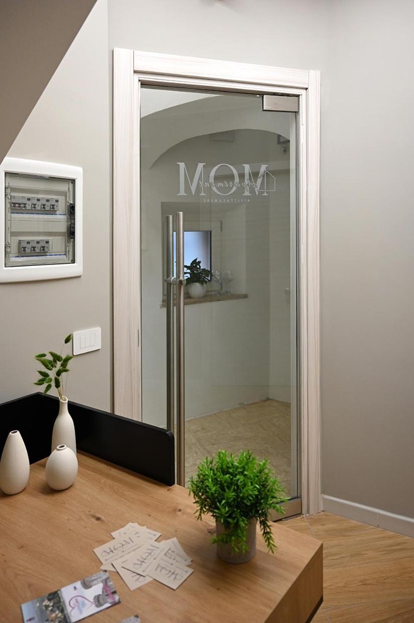 Mom Apartment Rooms&Suites チボリ エクステリア 写真