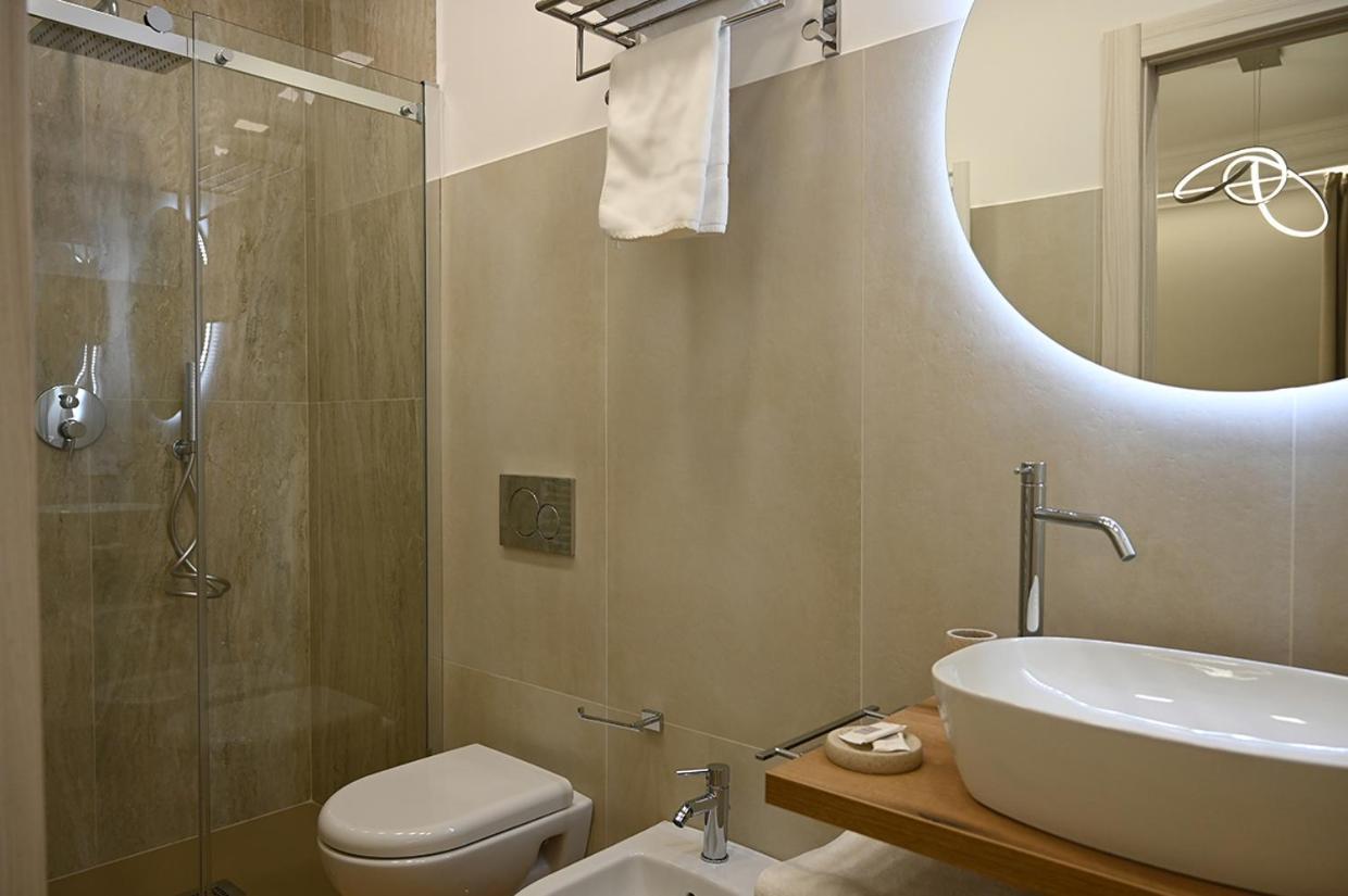 Mom Apartment Rooms&Suites チボリ エクステリア 写真