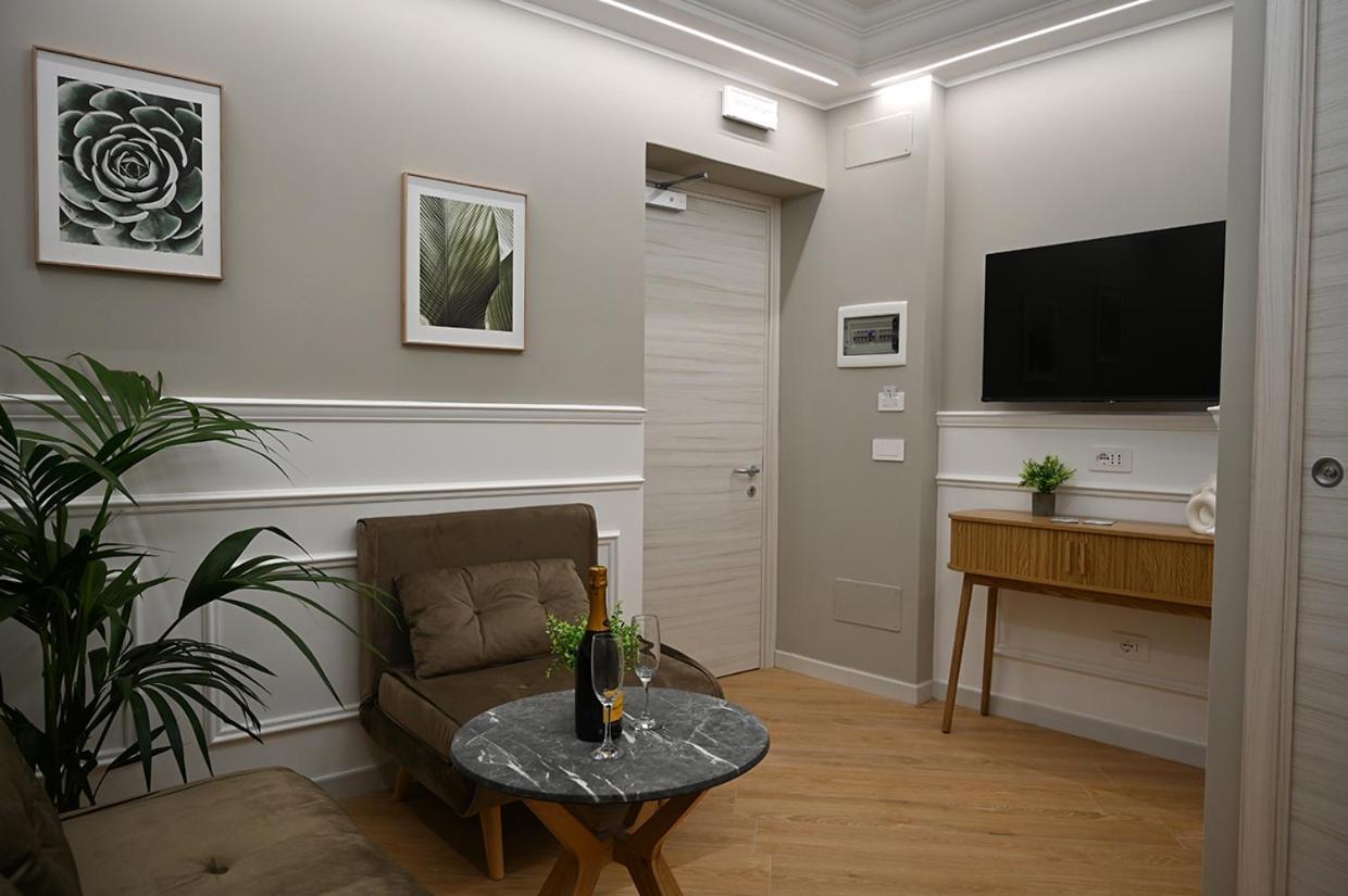 Mom Apartment Rooms&Suites チボリ エクステリア 写真